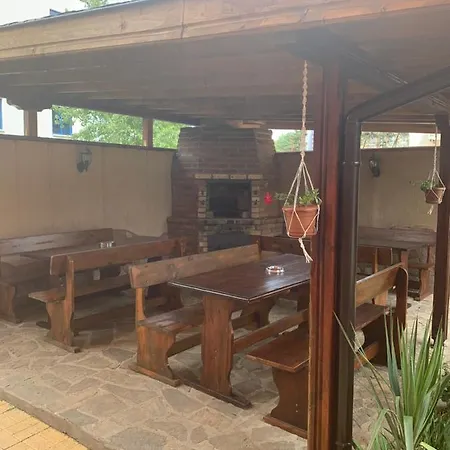 къща нанси 招待所